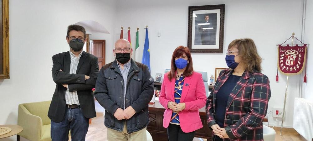 Reunión de la alcaldesa con la Asociación de Prensa para impulsar acciones conjuntas