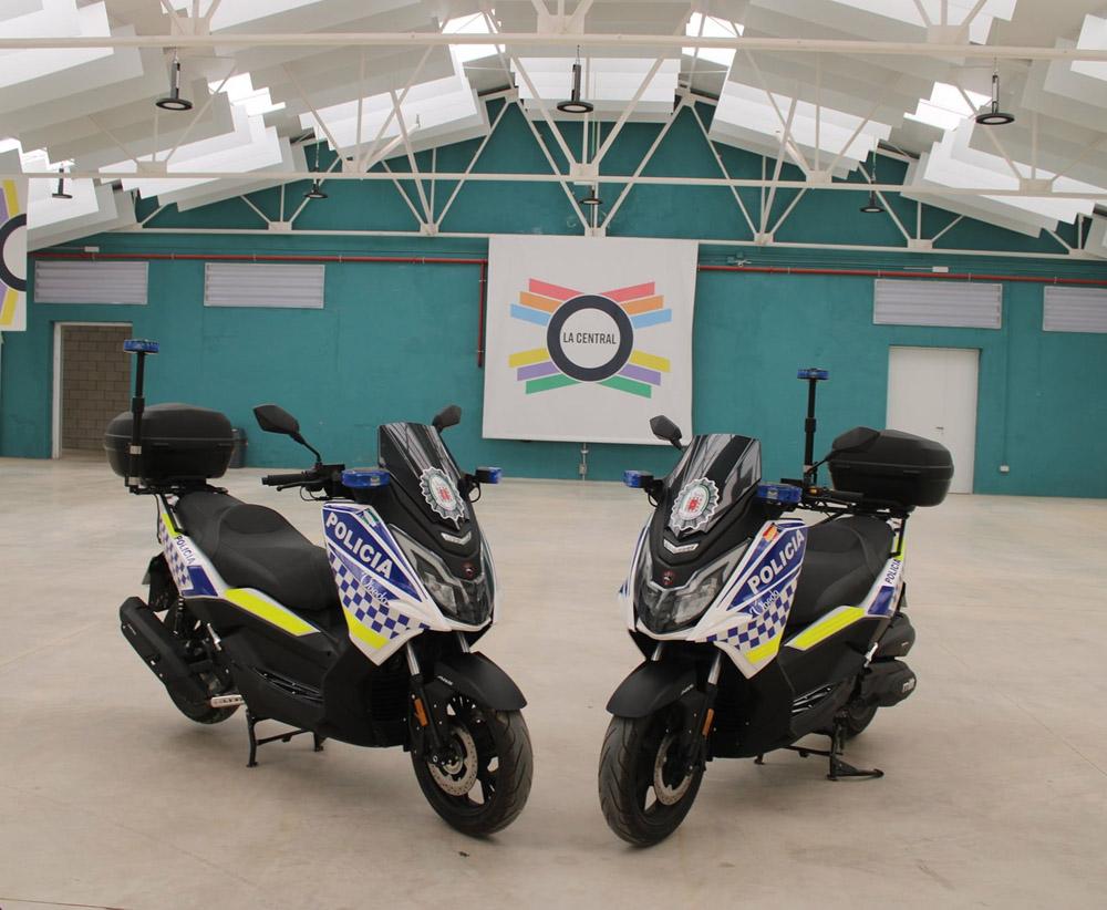 Presentadas don nuevas motos para la Policía Local./ U.C