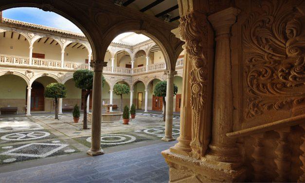 El Palacio de Jabalquinto, en Baeza, recupera las visitas turísticas a partir de Semana Santa