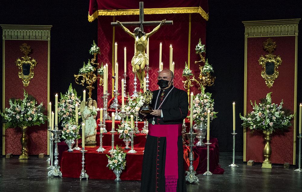 Francisco Juan Martínez Rojas fue el encargado de abrir las puertas de par en par a una nueva Semana Santa en Baeza. : Pedro Salcedo.