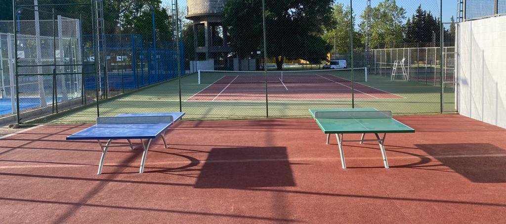 Dos nuevas mesas de ping-pong.