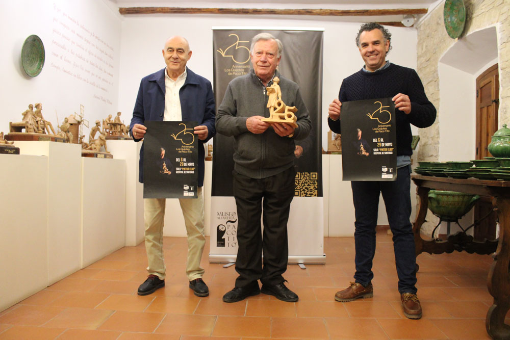 José Luis Madueño junto a Paco y Paco Tito, tras la presentación del 25 aniversario de la colección 'Los quijotes'.
