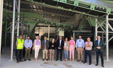 La planta de tratamiento de envases y papel-cartón de Ibros lleva a cabo su fase de pruebas