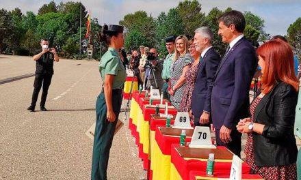 Mayte Éboli: primera mujer número uno de la promoción de Guardias Civiles de Baeza