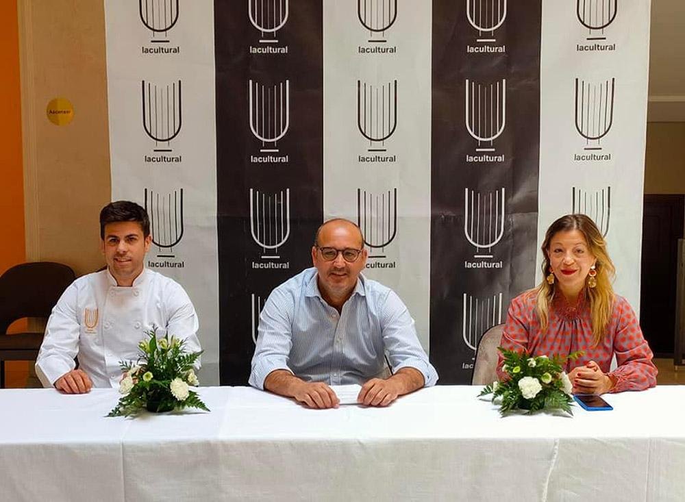 Juan Carlos Martínez, Carlos Rentero y Carmen Rey durante la presentación del evento.