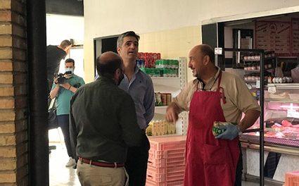 Luis Miguel Carmona visita las obras en el Mercado de Abastos de Rus