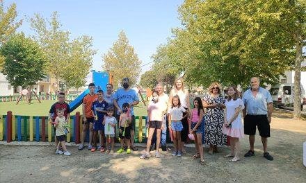 La alcaldesa de Baeza visita las obras de mantenimiento en el Puente del Obispo