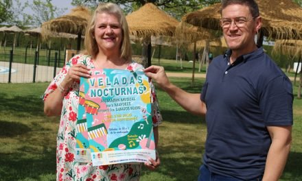 Regresan las veladas nocturnas para mayores en el Complejo Municipal de Piscinas