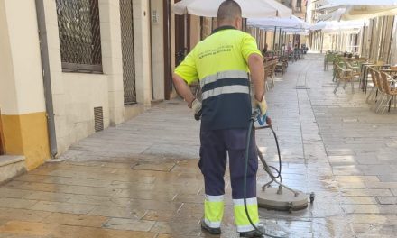 Úbeda inicia trabajos especiales de limpieza  viaria para eliminar cera, grasa, o chicles, de calles y plazas