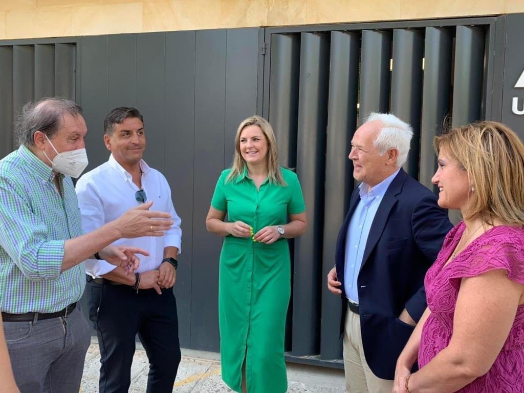 Imagen de archivo de la última visita de responsables de la Junta y municipales al centro de salud de Baeza