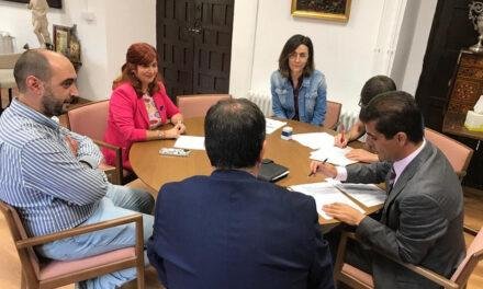 El Ayuntamiento firma el préstamo para la mejora en el Mercado de Abastos