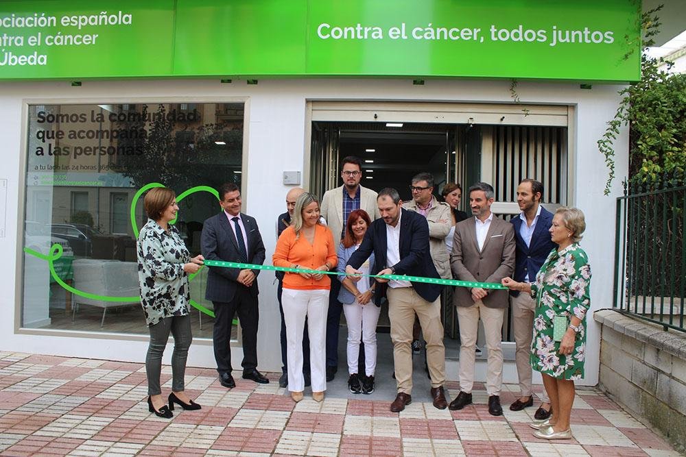 Inauguración de la nueva sede de la Asociación Española contra el Cáncer de Úbeda./ U.C