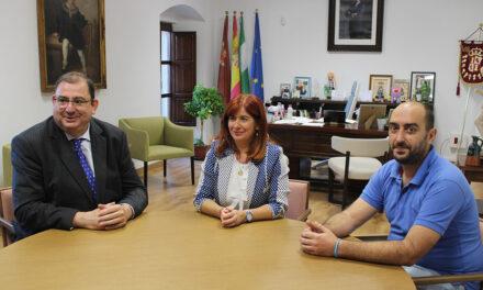 El delegado de Economía, Javier Calvente visita Úbeda para abordar temas que implican a la Junta de Andalucía