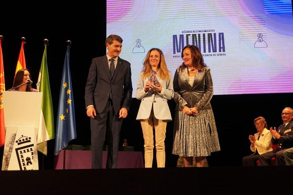 Momento de la entrega del premio.