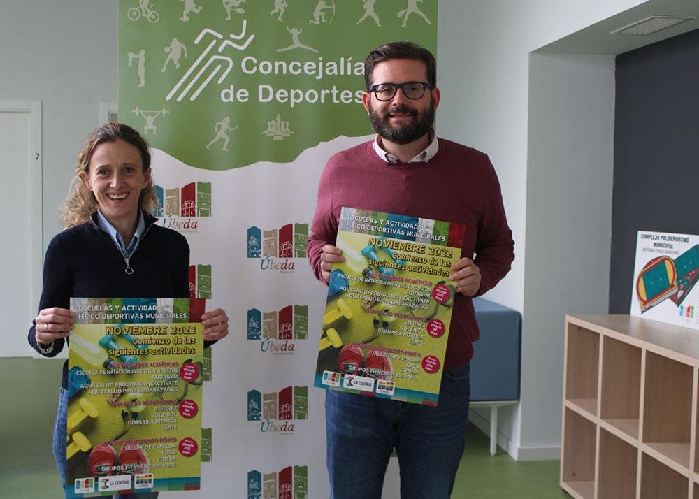 Francisca Isabel Millán y Pedro Jesús López, tras la presentación de las actividades deportivas.