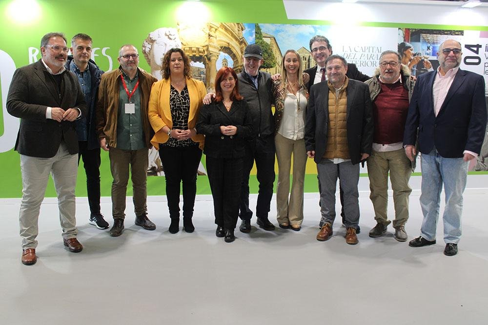 Foto de familia de la presentación en FITUR 2023 de la web conjunta de Festivales de Úbeda.