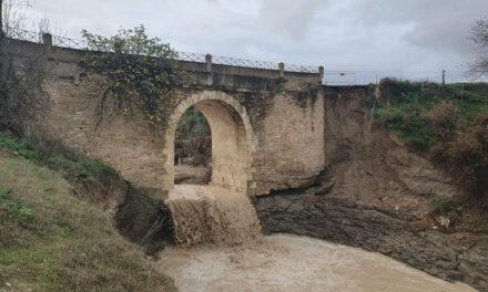 Junta y Ayuntamiento de Baeza cierran un acuerdo para el arreglo urgente del puente de acceso a La Laguna