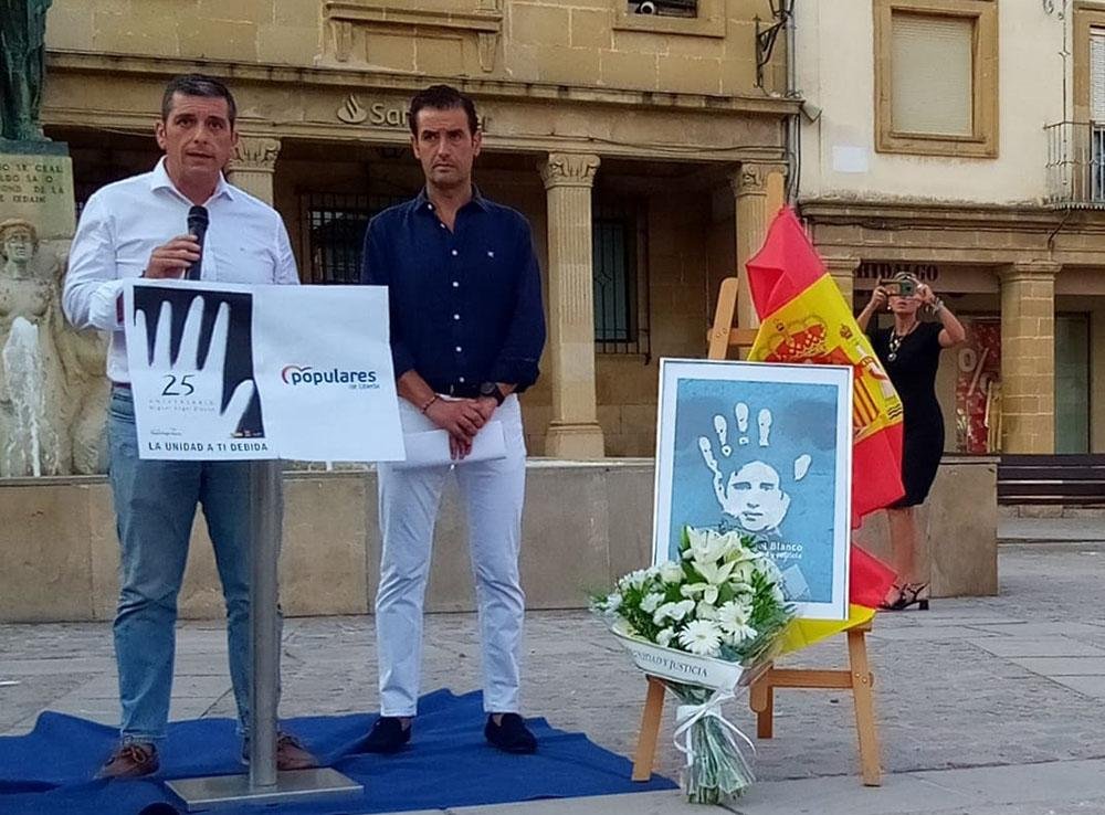 Tomás Fuentes junto a Manuel Orcera, nuevo Secretario General del Partido Popular de Úbeda.