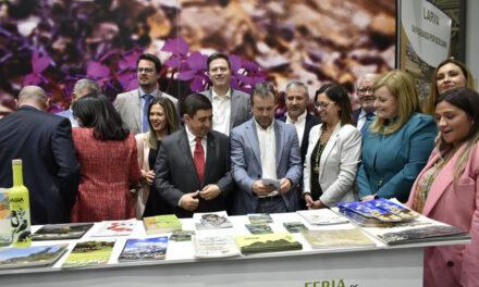 Reyes destaca que la Feria de los Pueblos de Jaén “muestra lo mejor de la provincia”