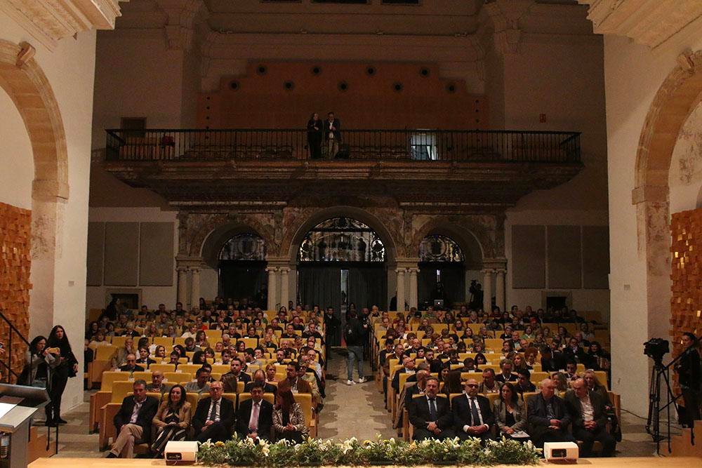 Asistentes al acto de presentación.