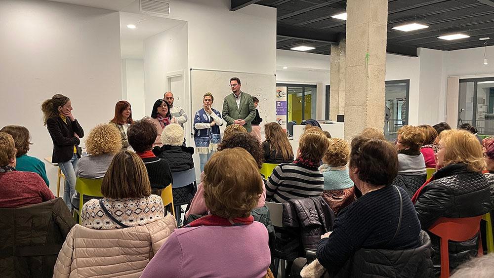 Encuentro con las Asociaciones Mujeres.