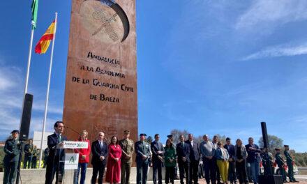 Baeza rinde homenaje a la Guardia Civil y a su academia con un monumento