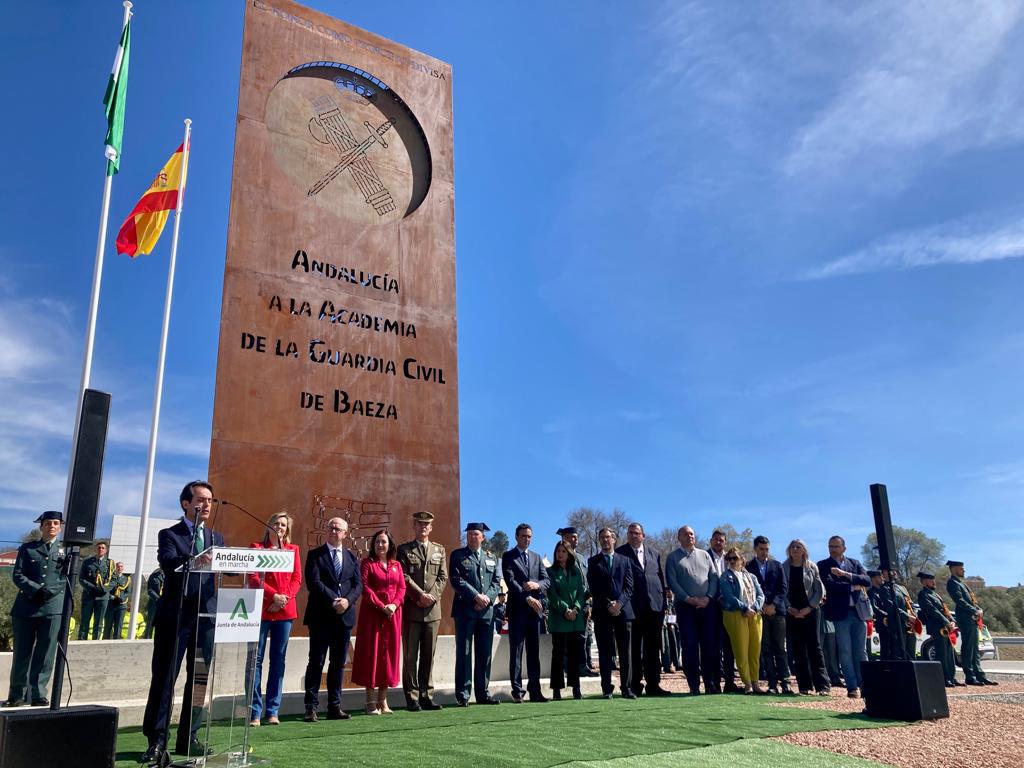 Inauguración del monumento a la Guardia Civil y a su academia en Baeza.