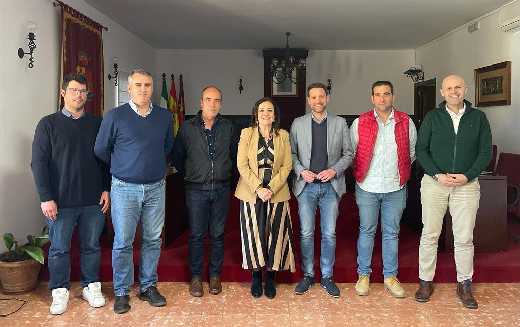 Reunión con regantes de Torreperogil.