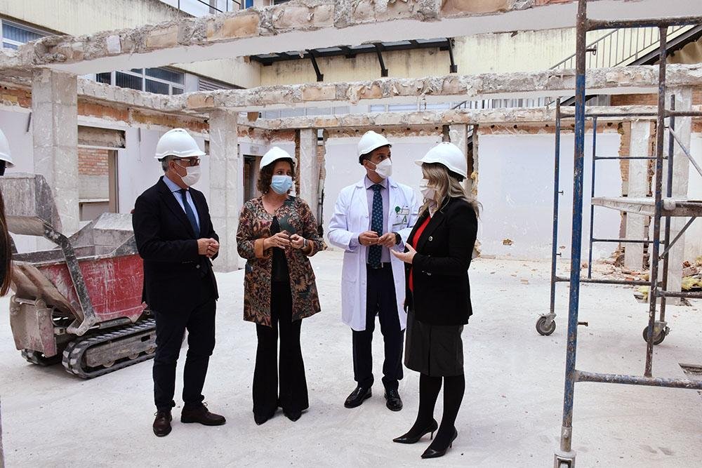 Visita a las obras en el Hospital San Juan de la Cruz.