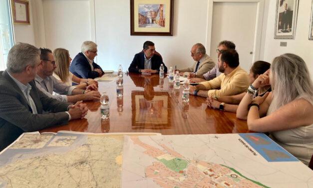 El delegado de la Junta en Jaén repasa con el alcalde de Baeza “proyectos destacados” para la ciudad