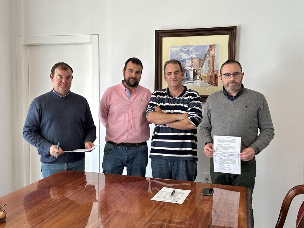 Firma del convenio de colaboración con las Comunidades de Regantes.