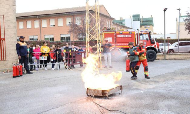 Más de 800 escolares visitan el Parque de Bomberos para aprender sobre la prevención de incendios