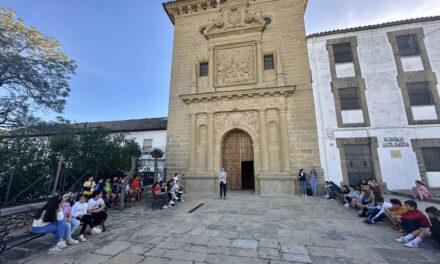 La comunidad educativa profundiza en la rehabilitación de la Iglesia de San Ignacio de Baeza